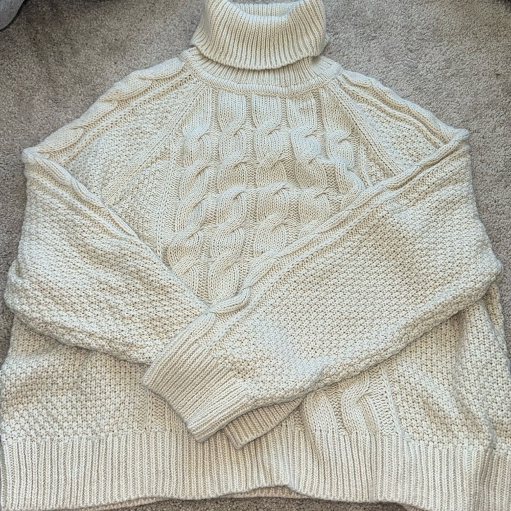 GAP Sweater